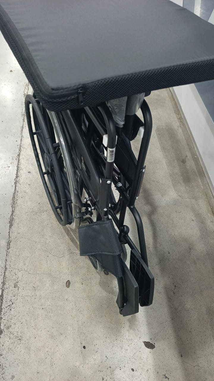 Silla de ruedas comprada para el paciente